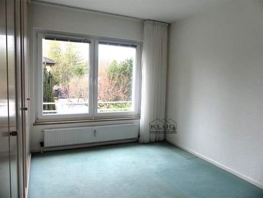 Schlafzimmer mit Einbauschrank