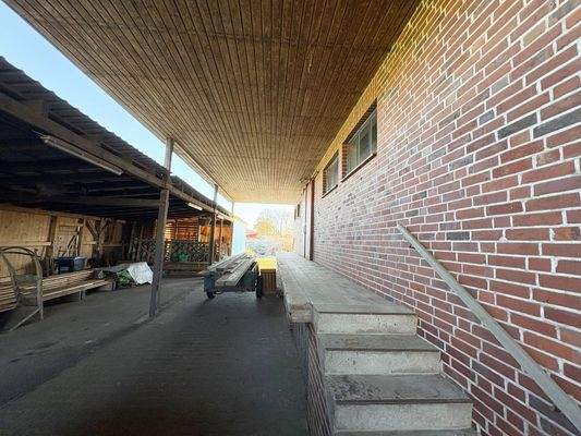 mit angrenzender Scheune