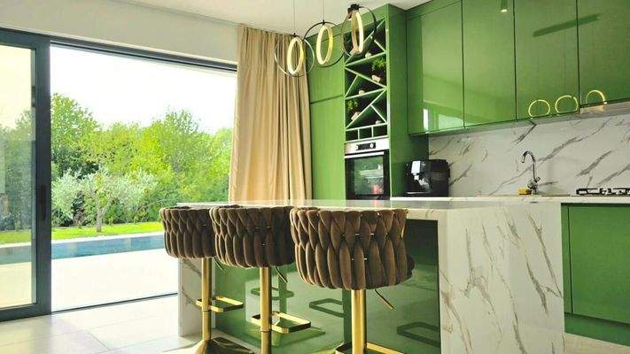 0371F2BE-6544-41ED-8F90-50FF104F3F0D_1_105_c