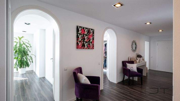 Diele mit Rundbögen.jpg