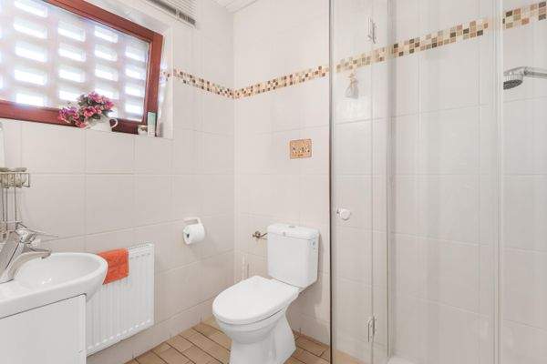 Badezimmer im Erdgeschoss