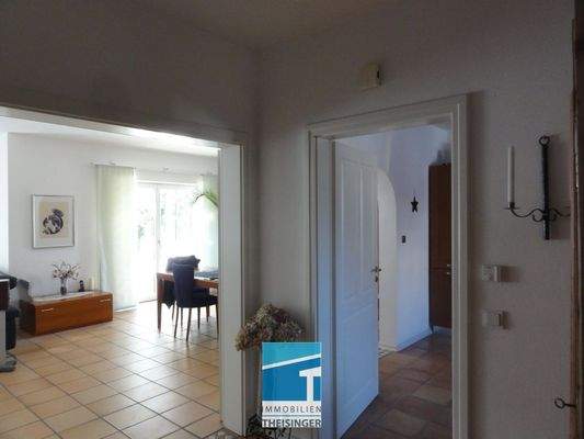 Sicht von Diele im EG, Eingang Wohnen und Küche