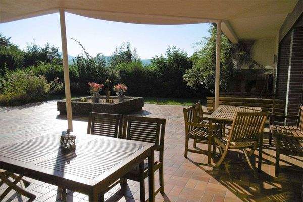 Außenbereich Bar + Pool.