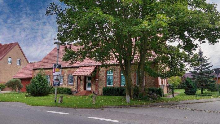 straßenseitige Ansicht