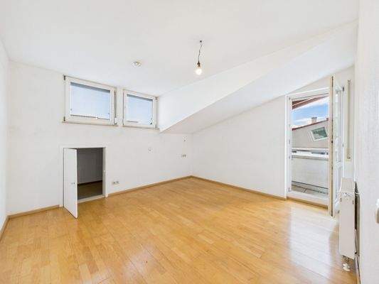 Schlafzimmer mit Abstellraum 