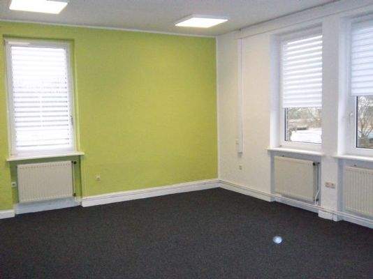 Büro 5 im 1. OG ls. Seite