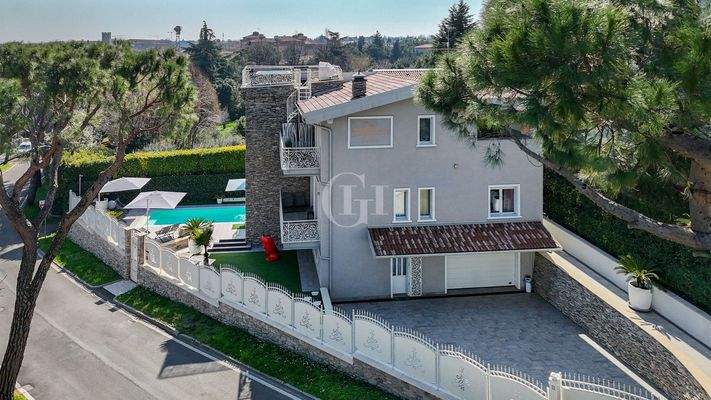 Außenansicht der Villa