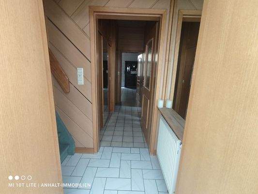 Haus Bäckerei - EG - Flur mit Treppe