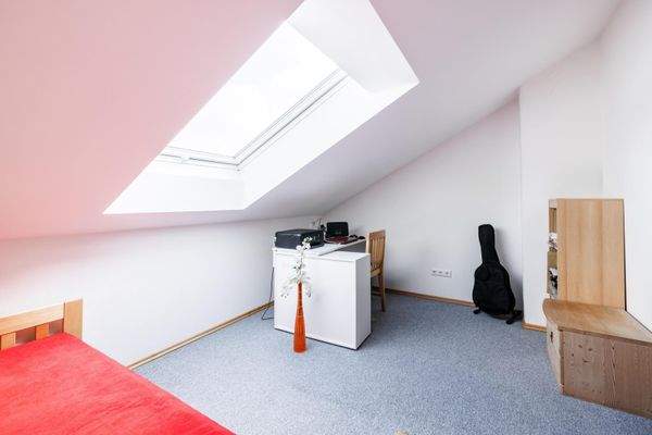 weiteres Zimmer im Dachgeschoss