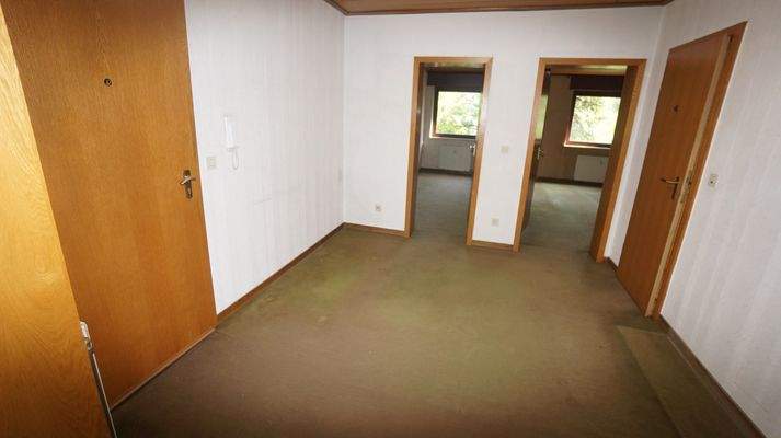 die geräumige Eingangsdiele