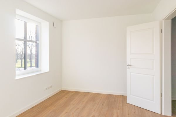 weiteres Zimmer im OG (2).jpg