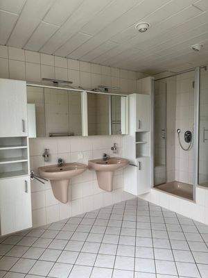 ...und zwei Waschbecken