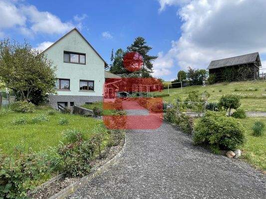 Giebelseite mit Zufahrt