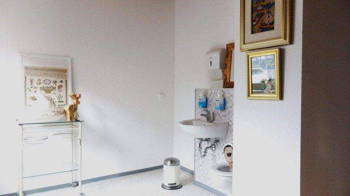 Aufenthaltsraum, WC,Waschbecken