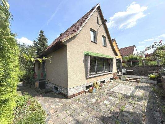 Rückseite mit Terrasse