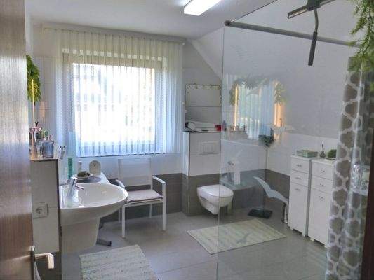 Bad Wohnung Dachgeschoss