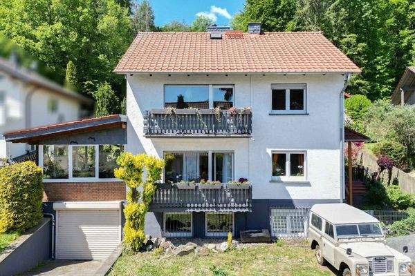 Hausfront Straßenseite