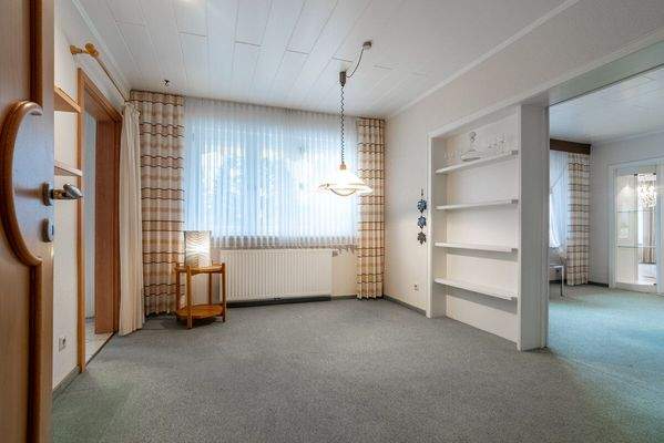 Das erste Durchgangszimmer führt