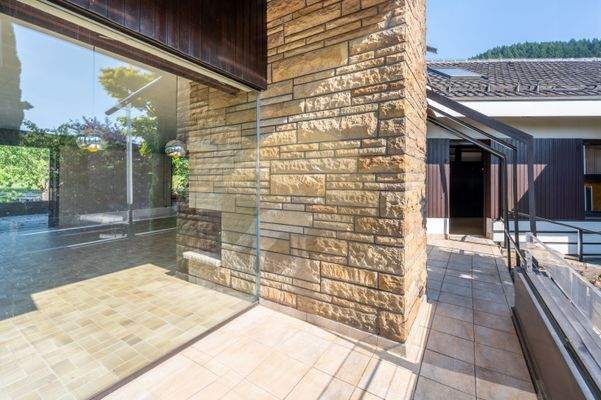 haus-baden-baden-neuweier-terrasse-wolf-immobilien