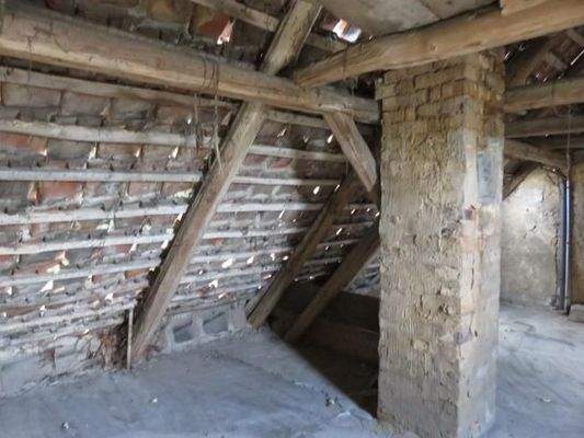 Dachstuhl Hauptgebäude