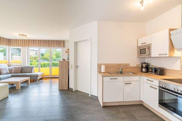 Wohn- Esszimmer und offene Küche