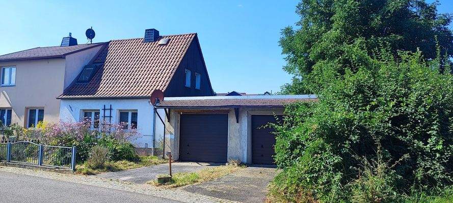 Ansicht mit Garagen.jpg