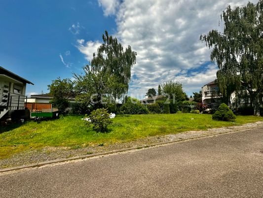 Bauplatz seitlicher Anblick 