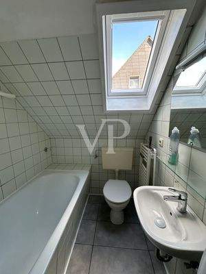 Badezimmer DG Nachbarhaus