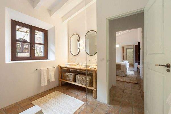 Dorfhaus mit Bergblick zum Verkauf in Deiya, Mallorca