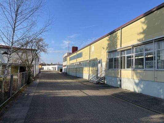 Zufahrtsstraße Westseite