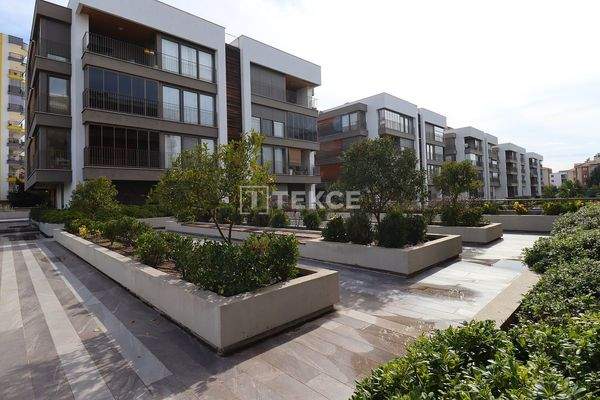 Apartment in a Complex with Parking in Konyaaltı, Antalya