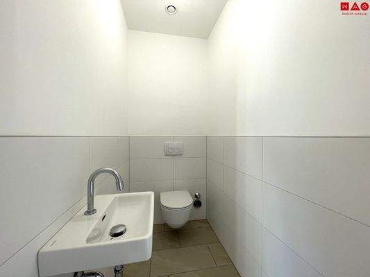 WC mit Handwaschbecken