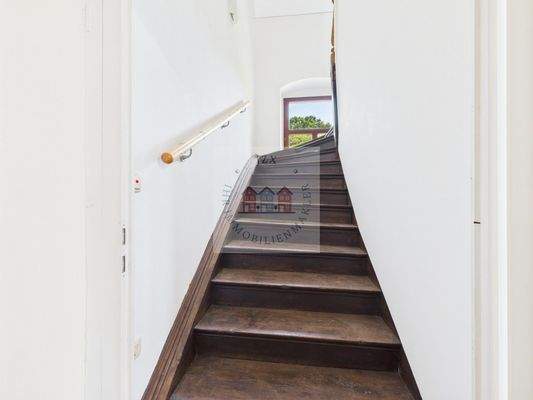 Aufgang Atelier-Gäste