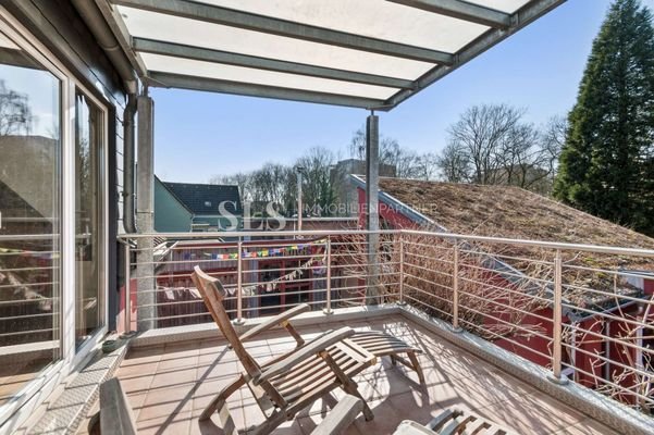 Altbau Balkon DG