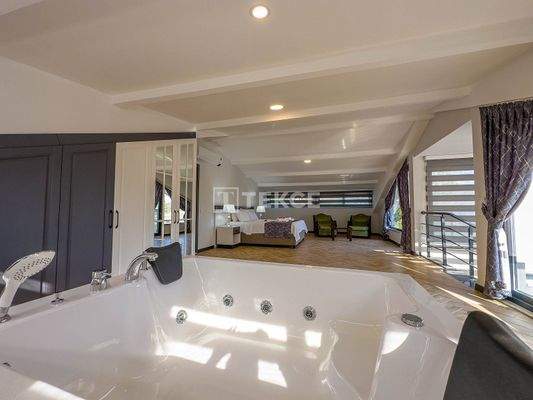 Private Pool 4-bedroom Villa in Nature in Fethiye