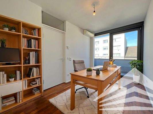 Schlafzimmer I Home-Office Mustermöblierung