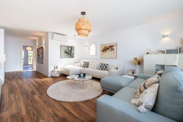 Privates Wohnzimmer 1.OG