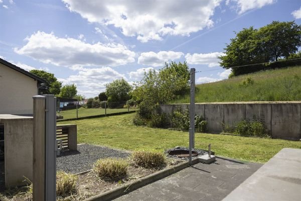 Terrasse hinter dem Haus