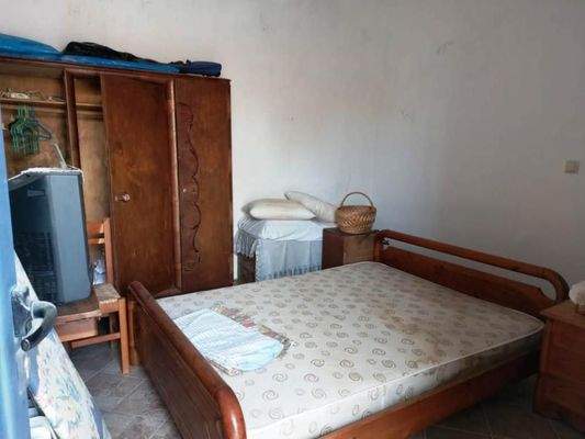 Ostkreta, Chamaizi: Traditionelles zweistöckiges Haus mit Innenhof zu verkaufen