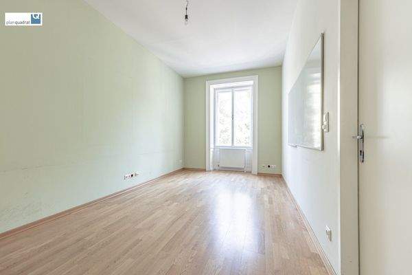 Büro 2 (ca. 17,60 m²) - durch Büro 3 begehbar