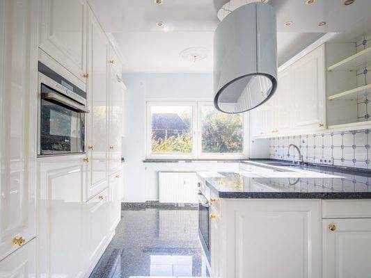 Hochwertige Einbauküche