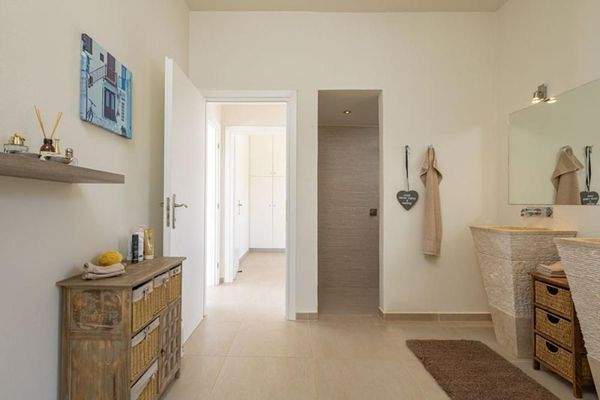 Kreta, Kokkino Chorio: Exotische Villa mit Panoramablick auf das Meer zu verkaufen