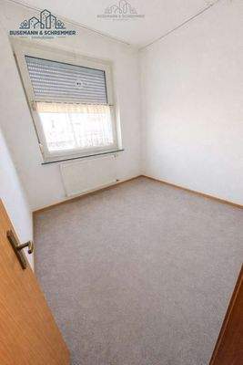 Mehrzweckaum - mittels KI leergeräumt