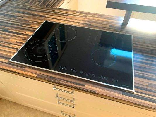 Großes Kochfeld - Küche 2.OG