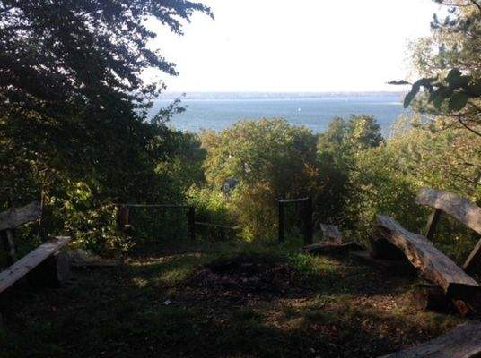 Blick zu See über dem Haus