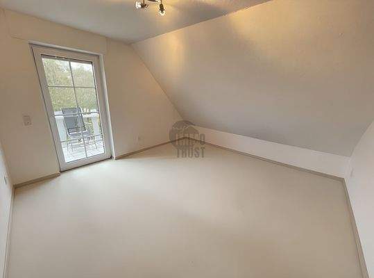 Büro-Kinderzimmer OG