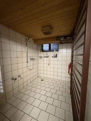 Dusche im Keller