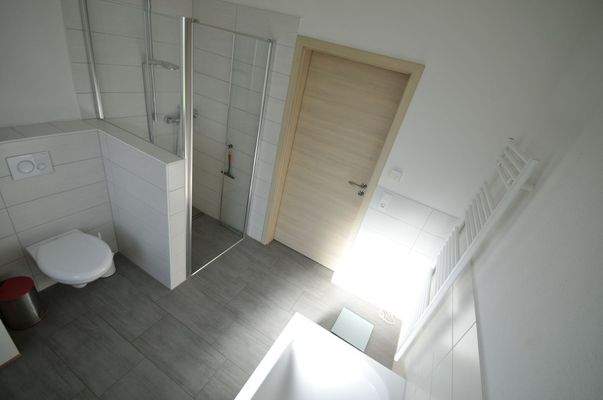 Begehbare Dusche im Tageslichtbad