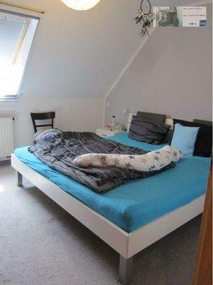 Schlafzimmer jetzt mit Laminat