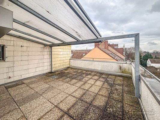Überdachte Dachterrasse